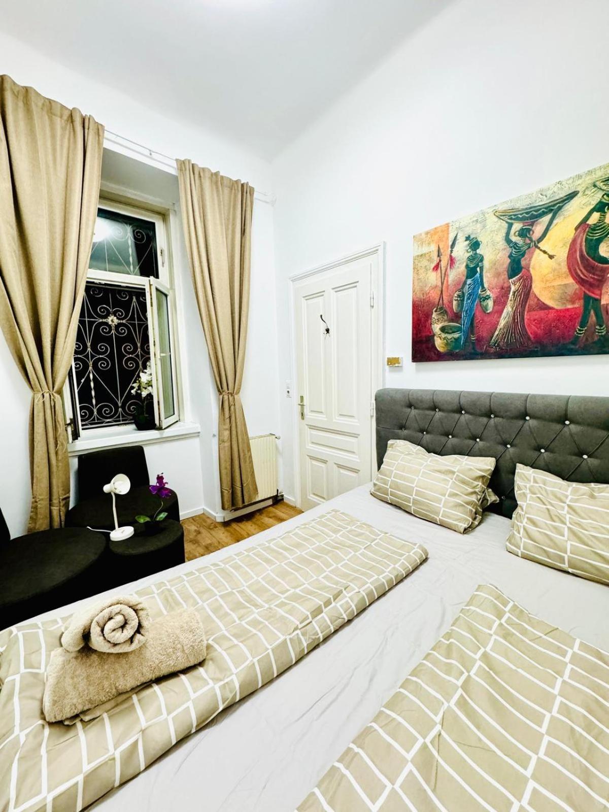 Cozy 9Br Shared Apartment, Only 12Min Walk To Augarten 维也纳 外观 照片