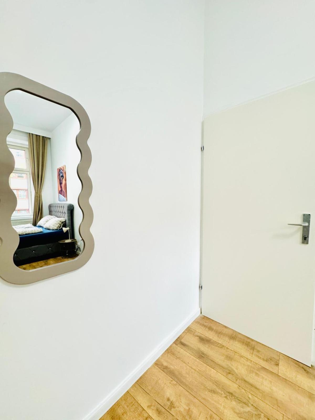 Cozy 9Br Shared Apartment, Only 12Min Walk To Augarten 维也纳 外观 照片