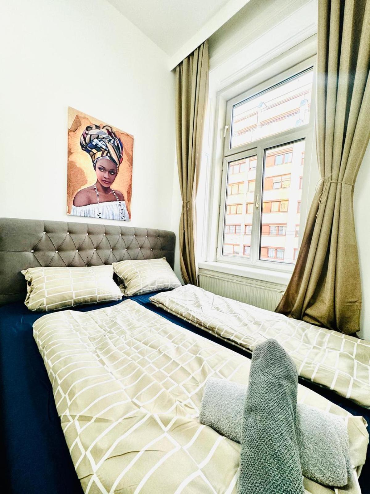 Cozy 9Br Shared Apartment, Only 12Min Walk To Augarten 维也纳 外观 照片