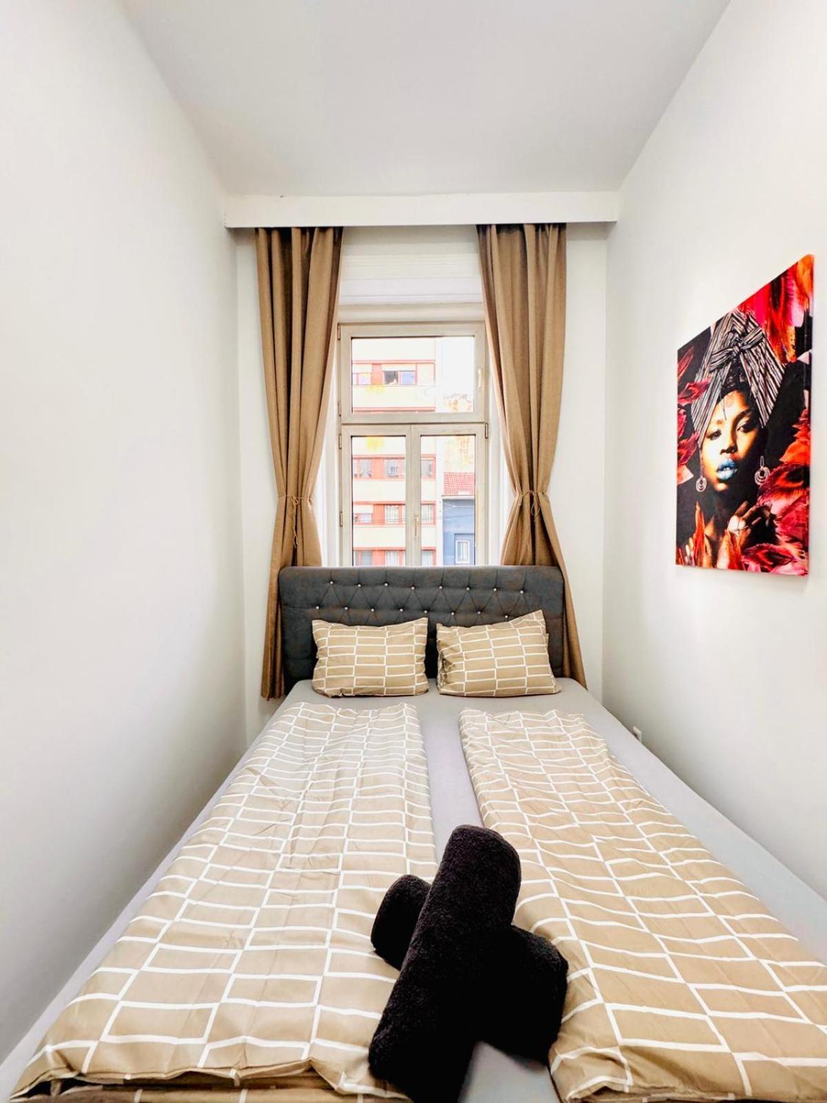 Cozy 9Br Shared Apartment, Only 12Min Walk To Augarten 维也纳 外观 照片