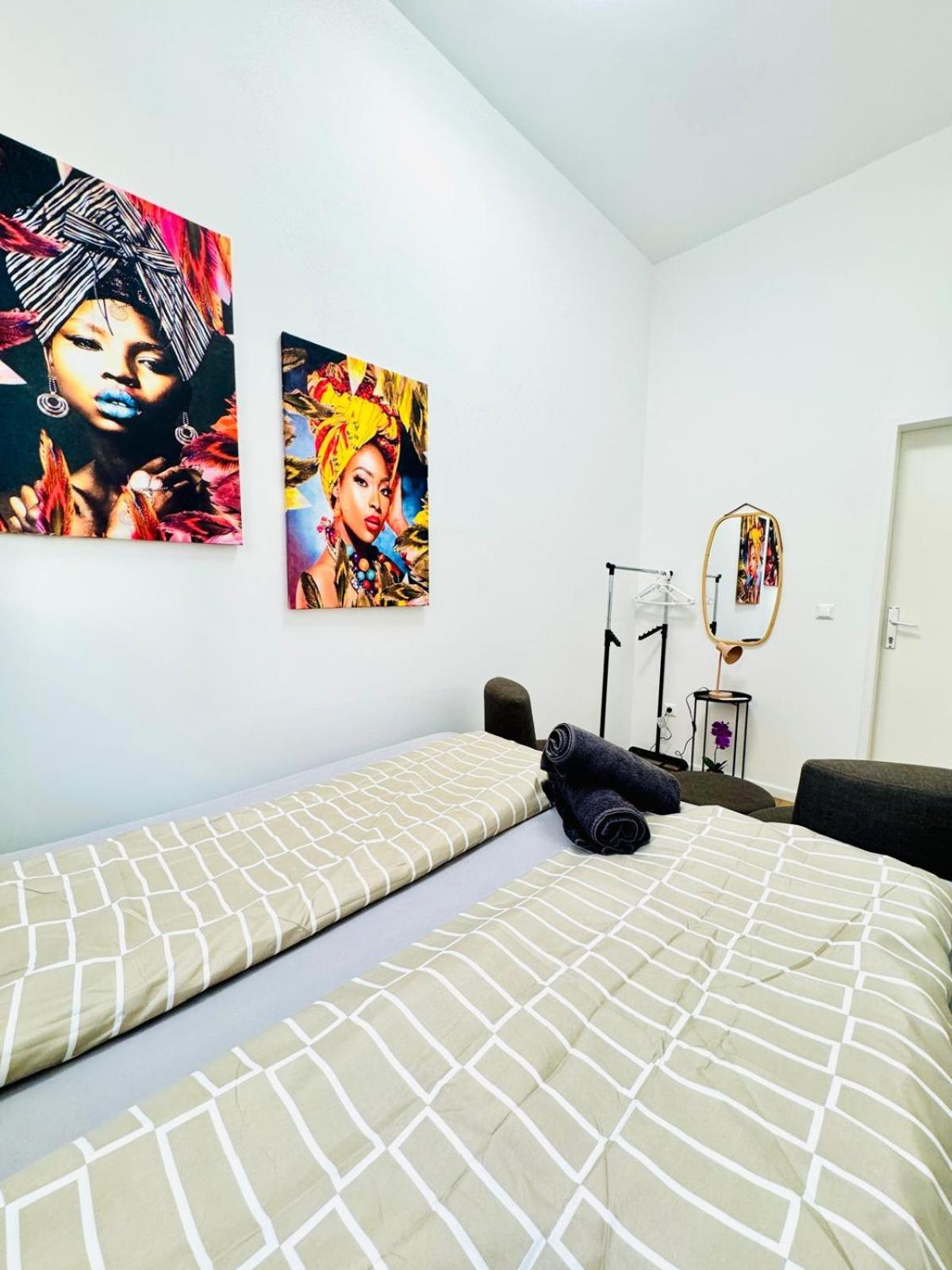 Cozy 9Br Shared Apartment, Only 12Min Walk To Augarten 维也纳 外观 照片