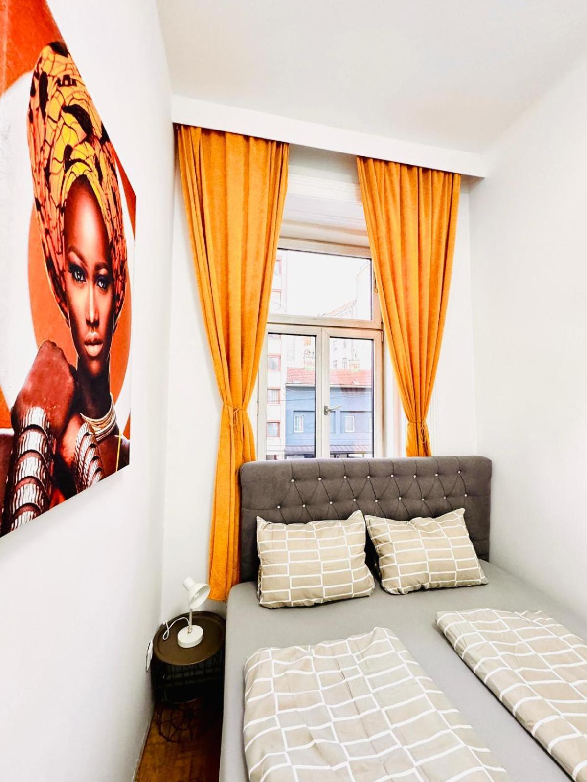 Cozy 9Br Shared Apartment, Only 12Min Walk To Augarten 维也纳 外观 照片