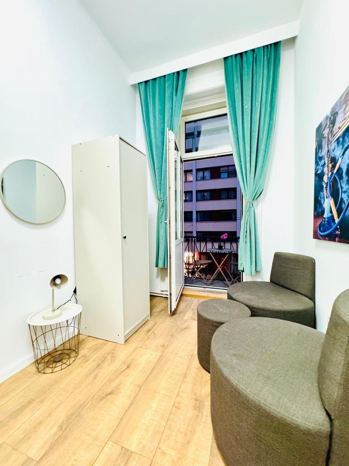 Cozy 9Br Shared Apartment, Only 12Min Walk To Augarten 维也纳 外观 照片