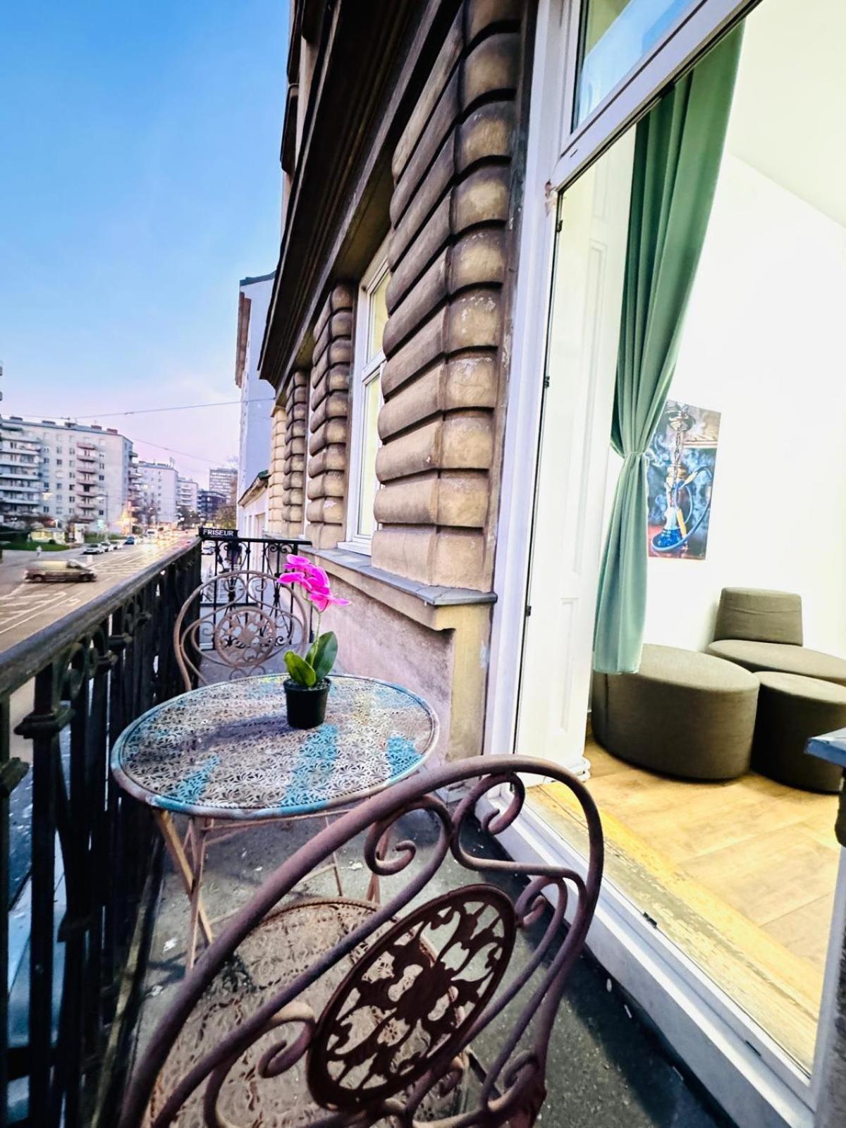 Cozy 9Br Shared Apartment, Only 12Min Walk To Augarten 维也纳 外观 照片