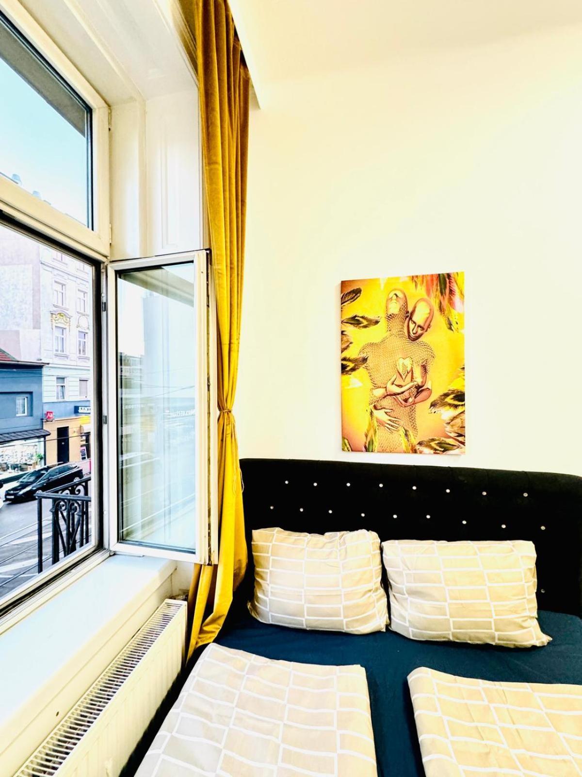 Cozy 9Br Shared Apartment, Only 12Min Walk To Augarten 维也纳 外观 照片