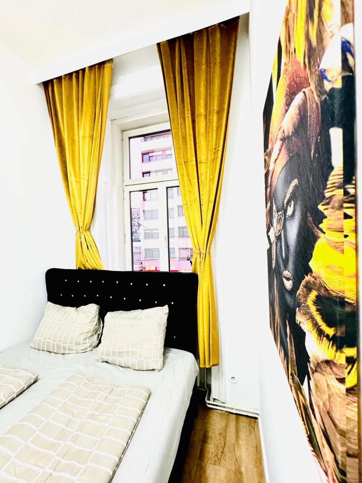Cozy 9Br Shared Apartment, Only 12Min Walk To Augarten 维也纳 外观 照片