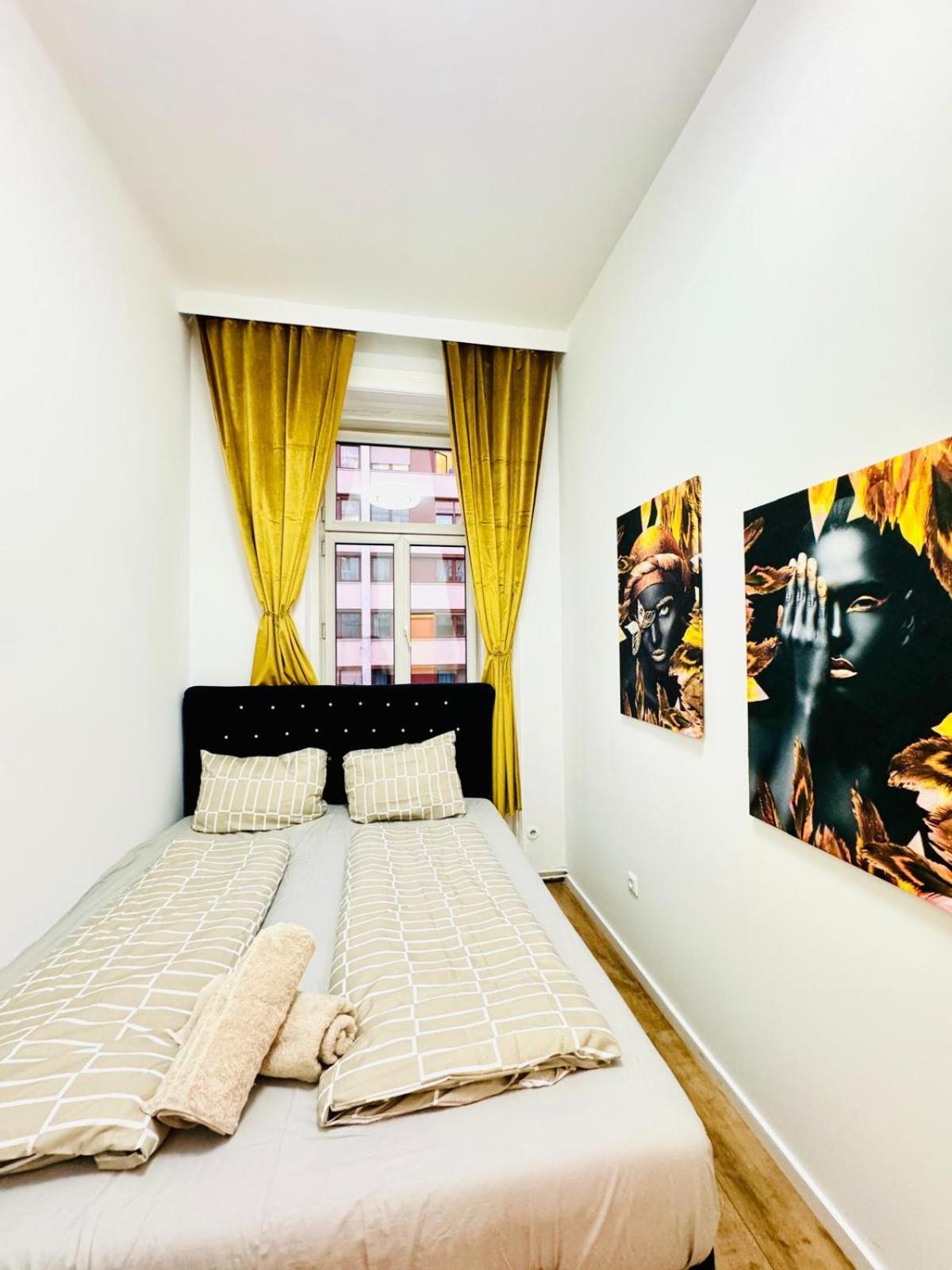 Cozy 9Br Shared Apartment, Only 12Min Walk To Augarten 维也纳 外观 照片