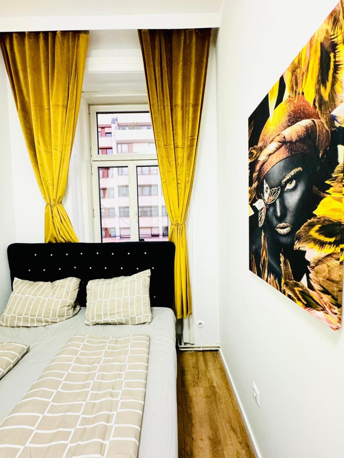 Cozy 9Br Shared Apartment, Only 12Min Walk To Augarten 维也纳 外观 照片